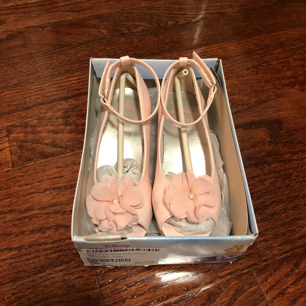 Disney Flower Hill Girls Dress Shoes, Size 9.5